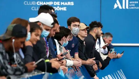 París espera por Messi: la locura de los hinchas del PSG ante la posible llegada del argentino