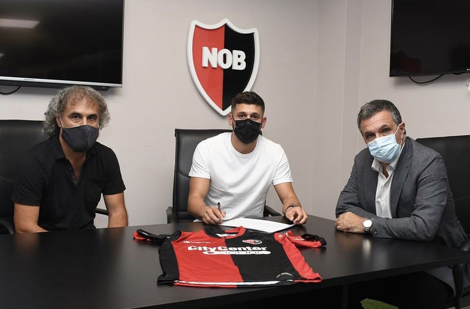 “Estoy muy contento y con muchas expectativas para lo que viene”, declaró Juan García tras su llegada a Newell's