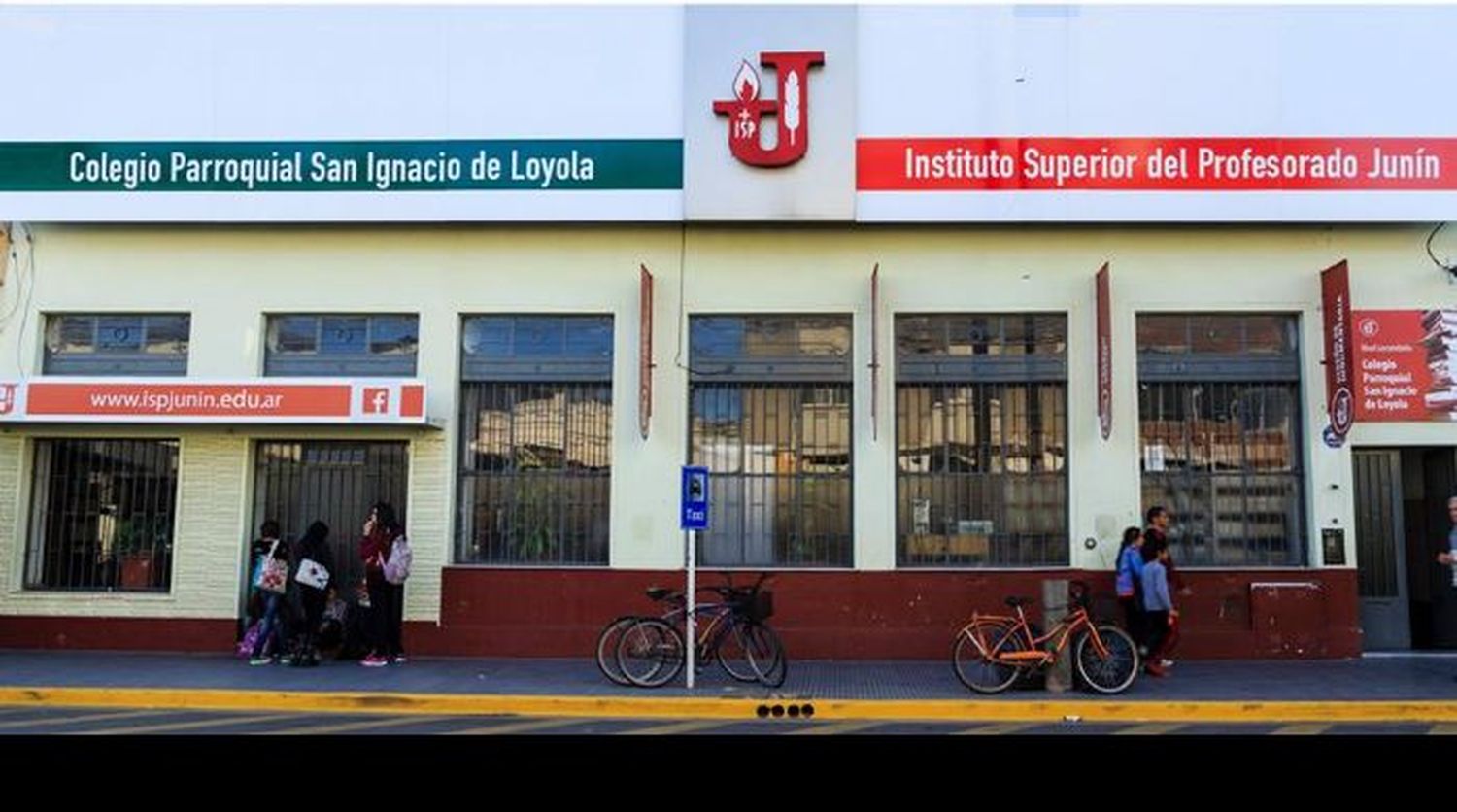 Junín: Alumnos arrojaron bombas y tres chicas fueron internadas