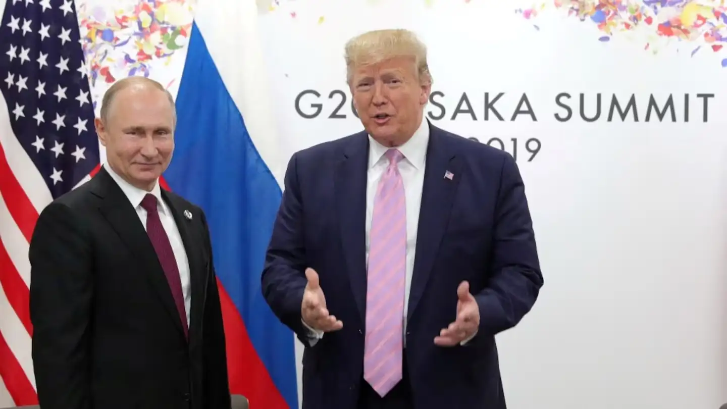 Vladimir Putin y Donald Trump en la cumbre del G20 de 2019. (Foto: Reuters).