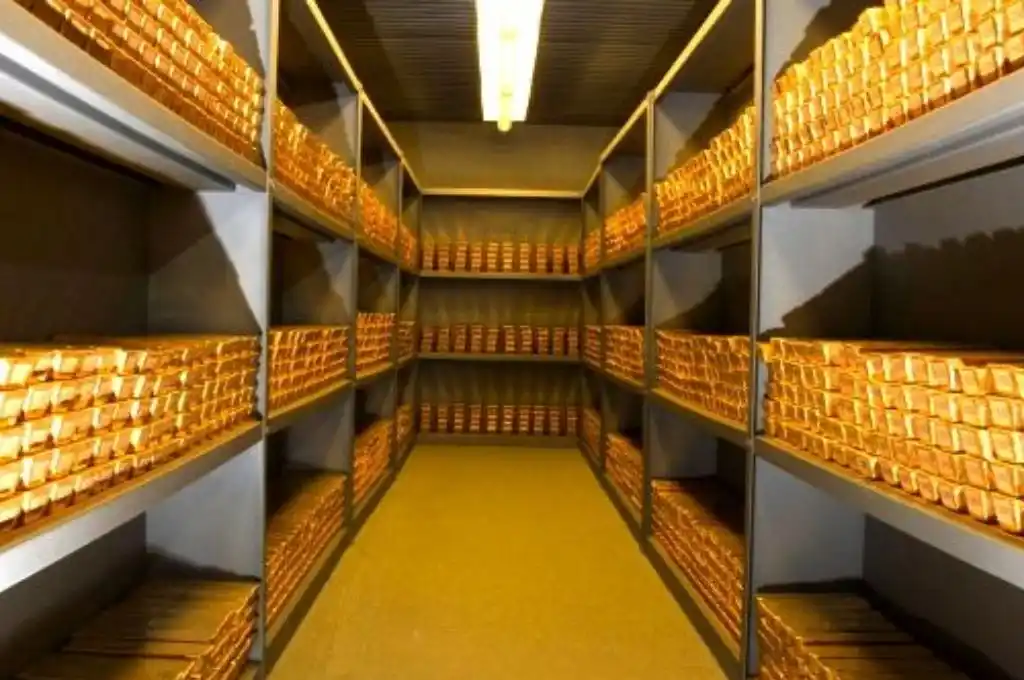 Está localizada bajo tierra en Manhattan