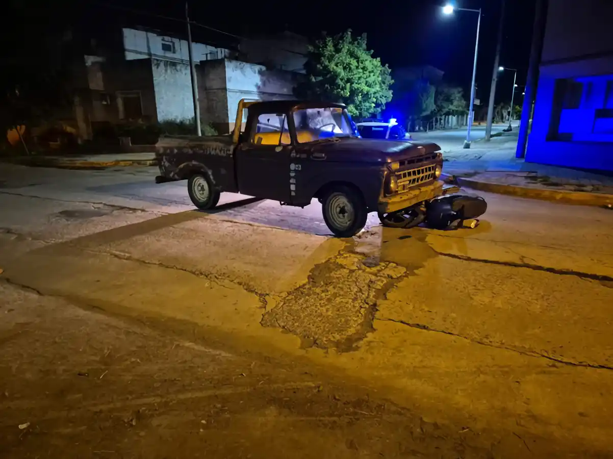 La joven motociclista fue trasladada a la Guardia del Hospital.