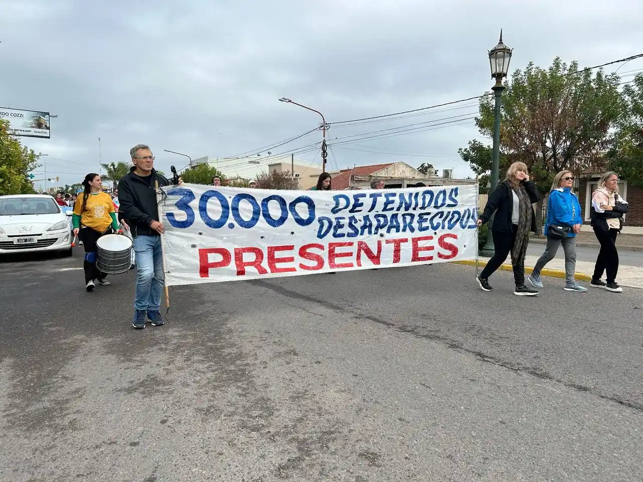 Tres Arroyos marchó por el Día de la Memoria, Verdad y Justicia