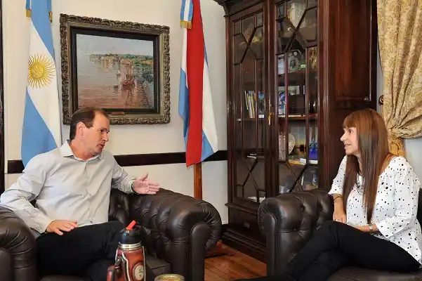 Tras la renuncia de De la Rosa, asume Sonia Velázquez como ministro de Salud
