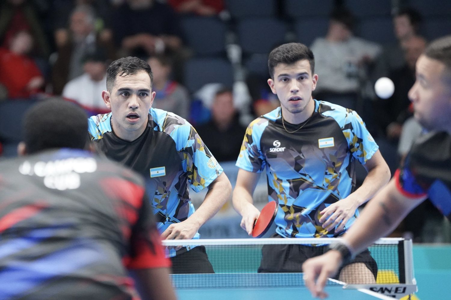 Horacio Cifuentes y Gastón Alto aseguraron el bronce en tenis de mesa.