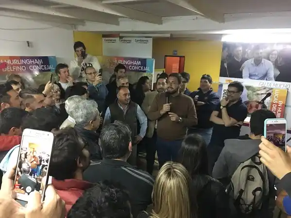 Elecciones 2017: A Lucas Delfino, la caminata le resultó efectiva en Hurlingham