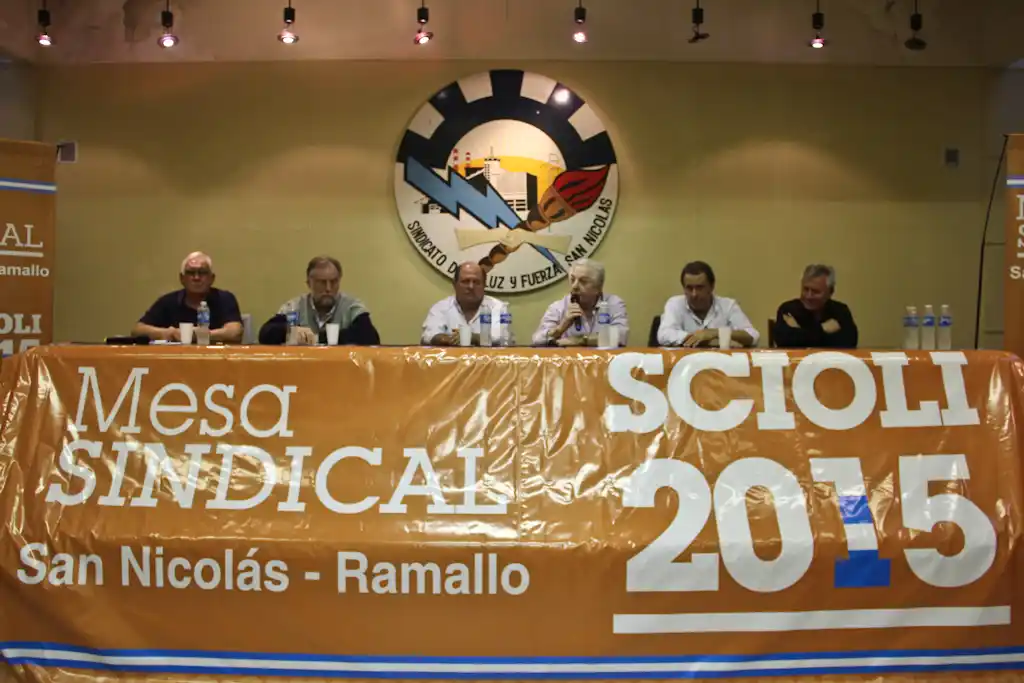 San Nicolás: Con el apoyo de 30 gremios, lanzaron la Mesa Sindical "Scioli 2015"