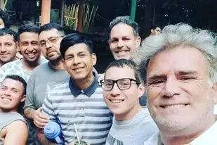 El obispado de Quilmes aclaró que un cura mencionado no tiene relación con La Razón de Vivir