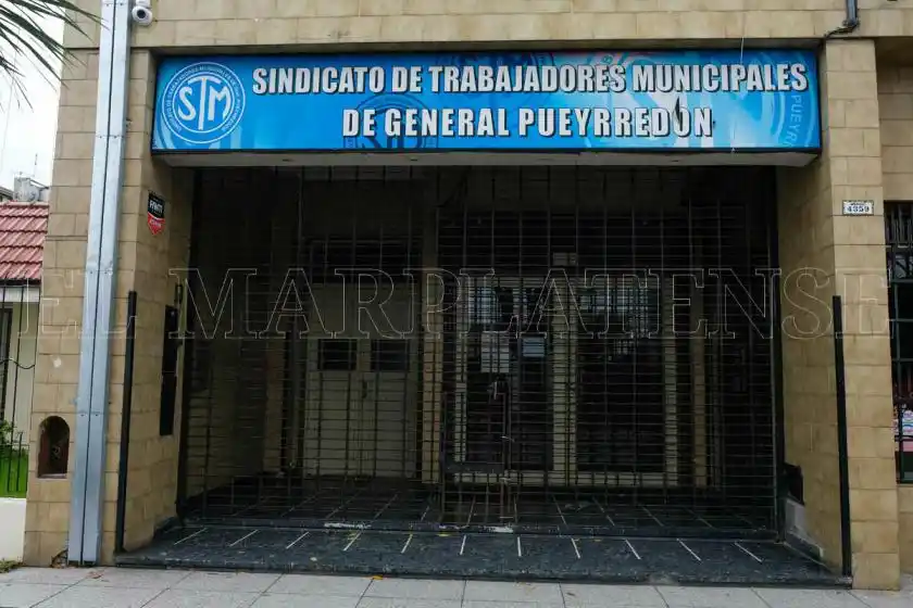 Los municipales también paran por 24 horas desde este mediodía