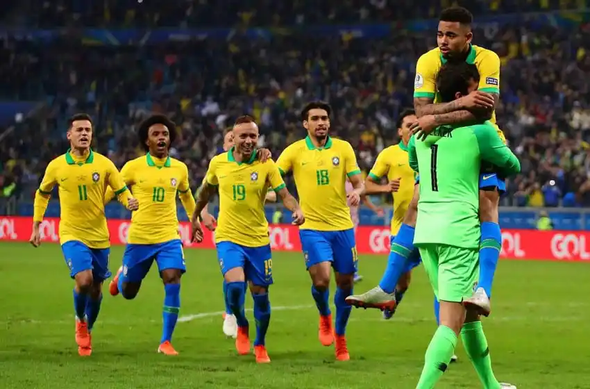 De Brasil, por penales