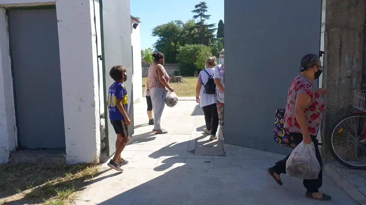 Continuará la distribución de alimentos en las escuelas: qué recibieron en la última entrega