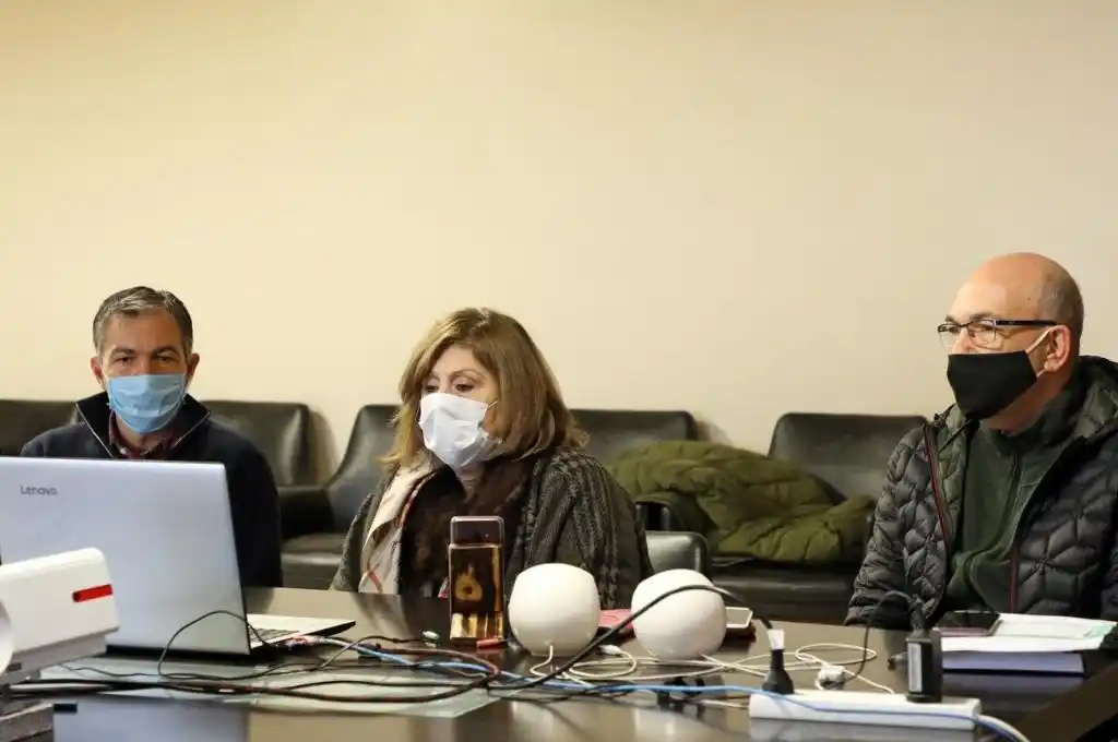 Reunión con gremios docentes y estatales para analizar la situación sanitaria