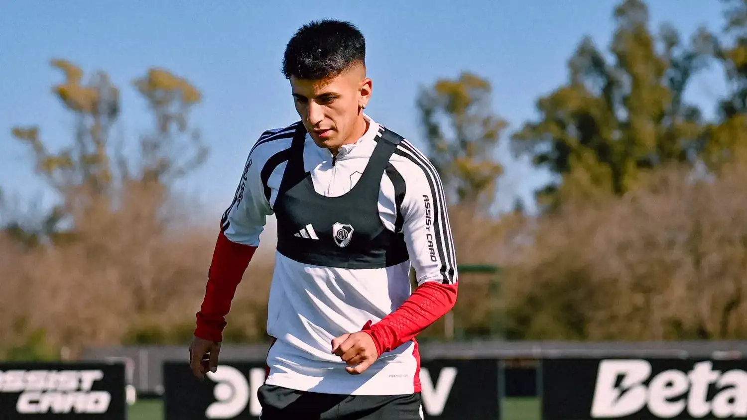 Almada ilusiona a River.