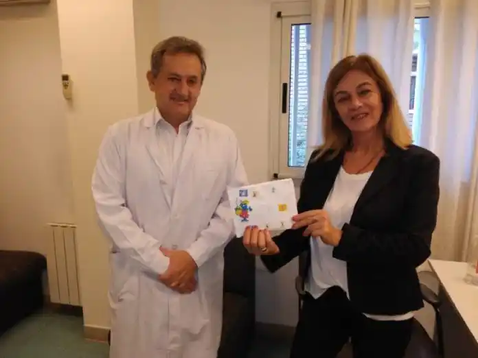 La nena que emocionó a todo Concepción del Uruguay: Donó sus ahorros al hospital