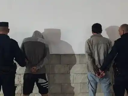 En la noche del Viernes Santo, atraparon a dos vendedores de droga en la zona norte