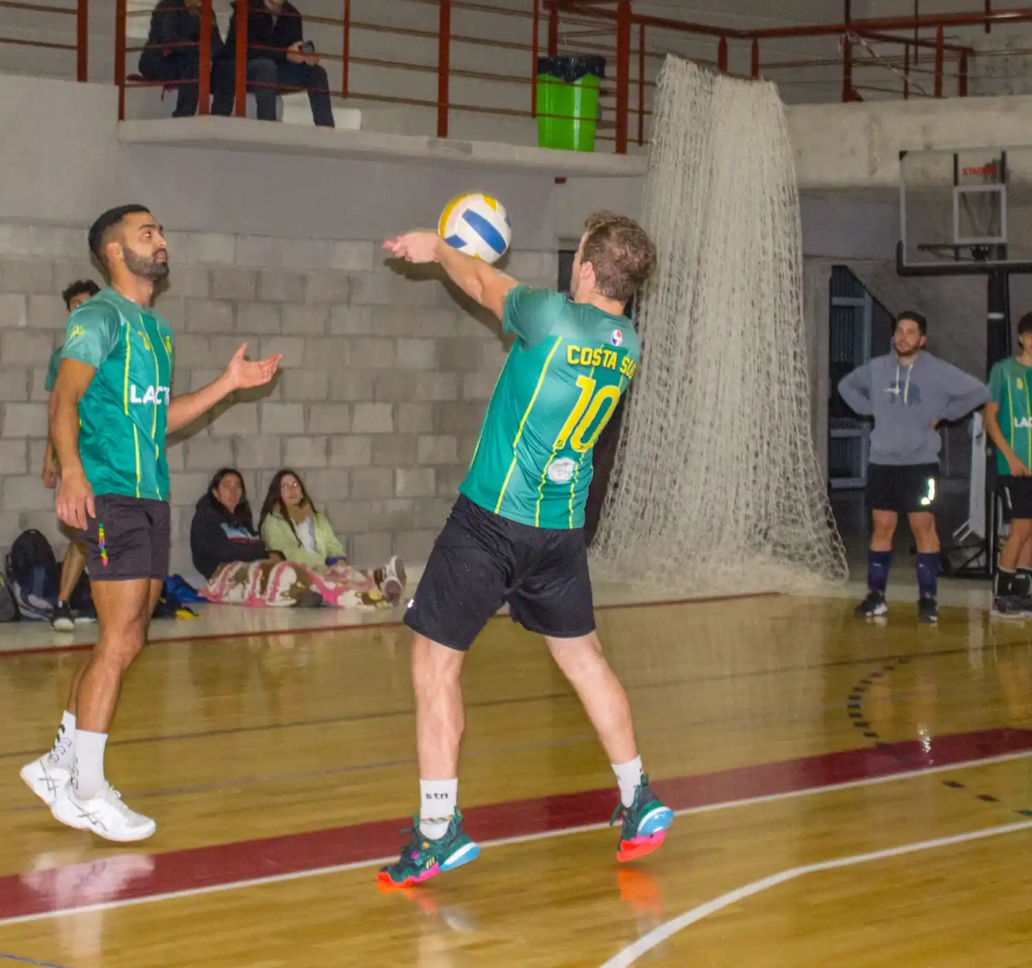 Continúa el vóley de Primera División