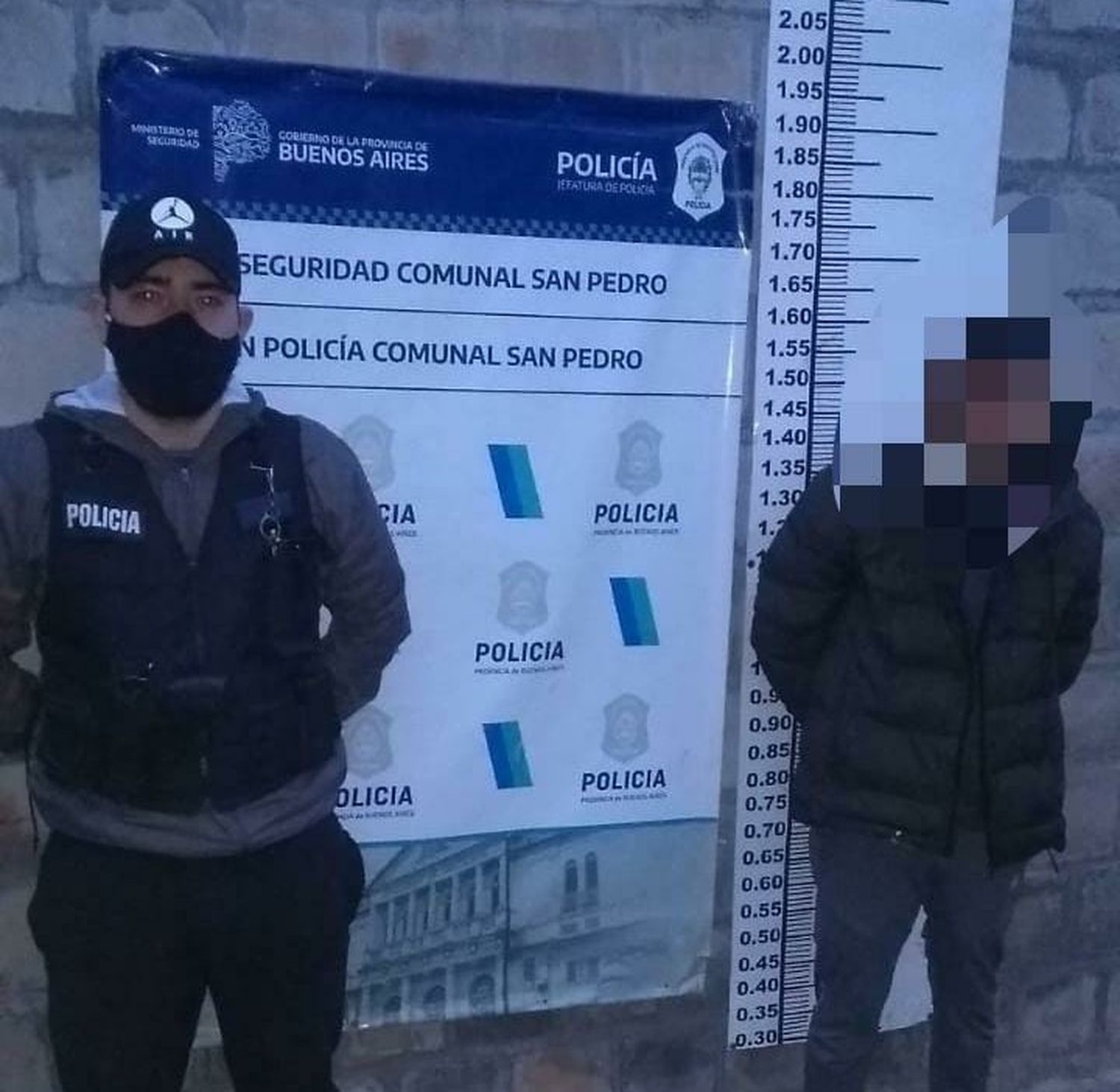 Detuvieron a un joven que tenía una causa pendiente por vender drogas en inmediaciones de una escuela