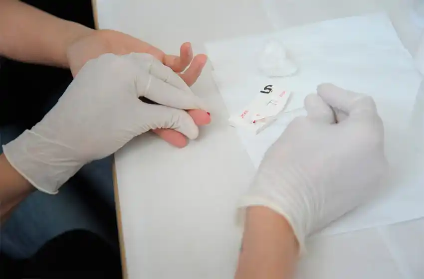 Leonardo Caruana: «Al menos 6.500 personas viven VIH/SIDA en Rosario»