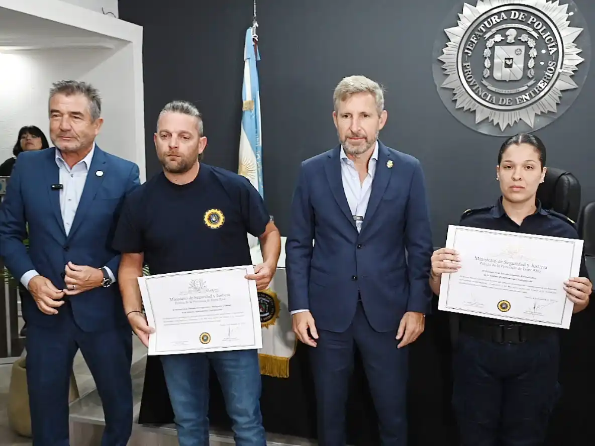 El gobierno reconoció a efectivos policiales por su labor en la aclaración de hechos delictivos