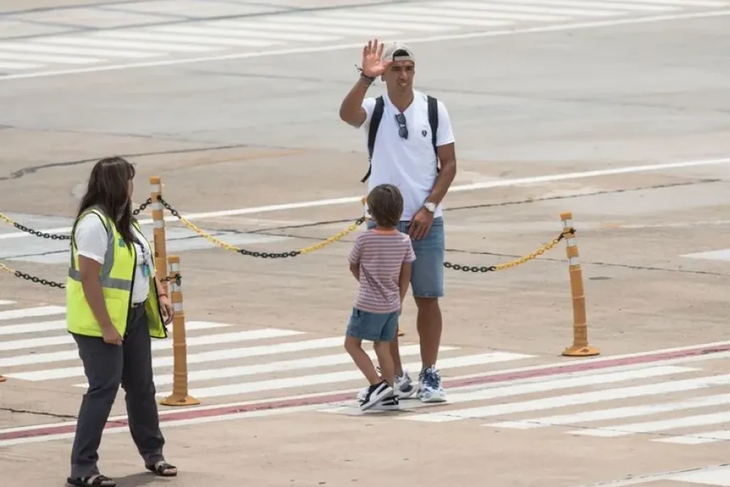 Luis Suarez llegó a Rosario para pasar las fiestas con Messi