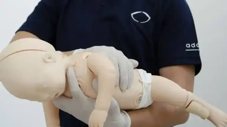 Reconquista: policías salvaron la vida de un bebé de un año que se estaba asfixiando