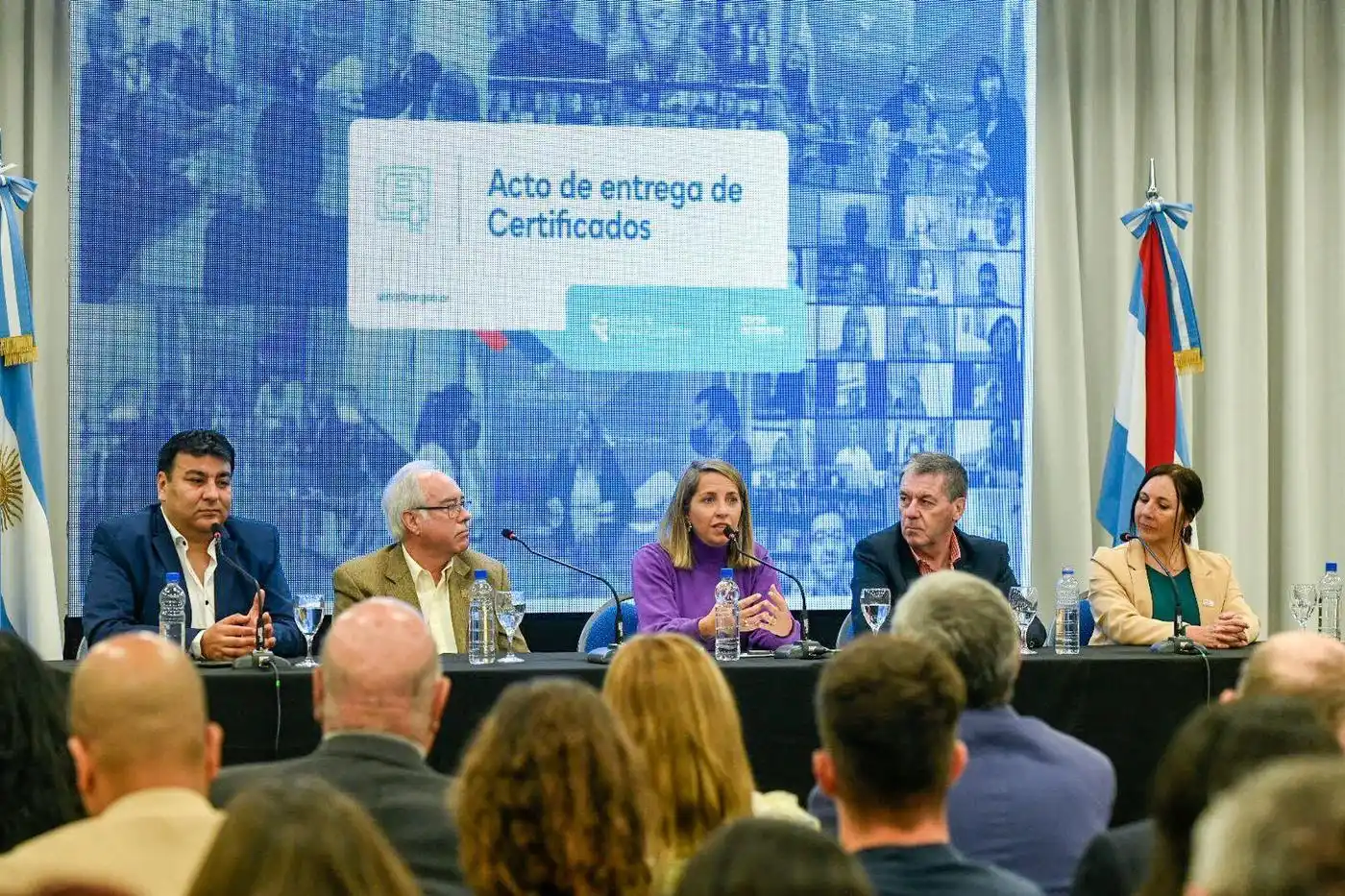 Stratta entregó certificados del Instituto de Formación Legislativa de Entre Ríos