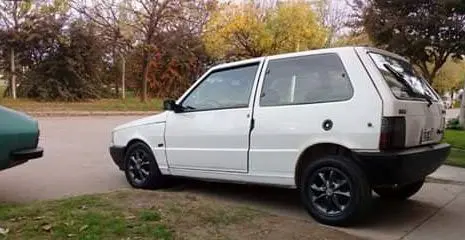Se les rompió el auto y después se lo robaron