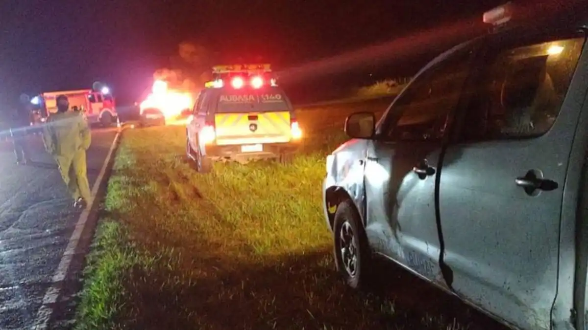 Madre e hija se salvaron de milagro al incendiarse su auto en plena ruta