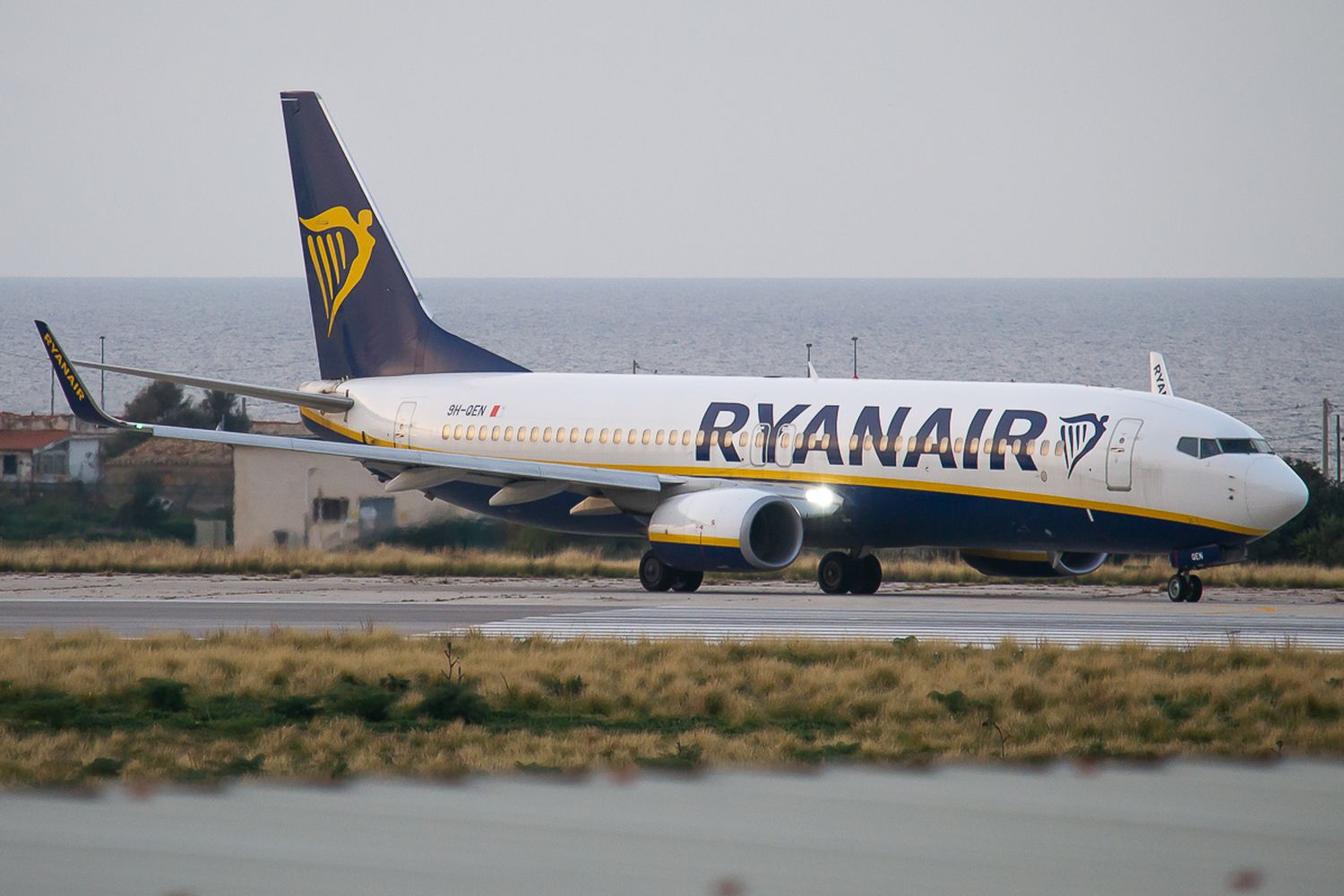 Ryanair exige al gobierno alemán reducir impuestos y amenaza con recortar vuelos