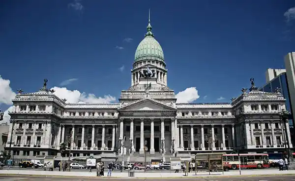 Las jubilaciones de privilegio de jueces y diplomáticos, y la historia de su nacimiento