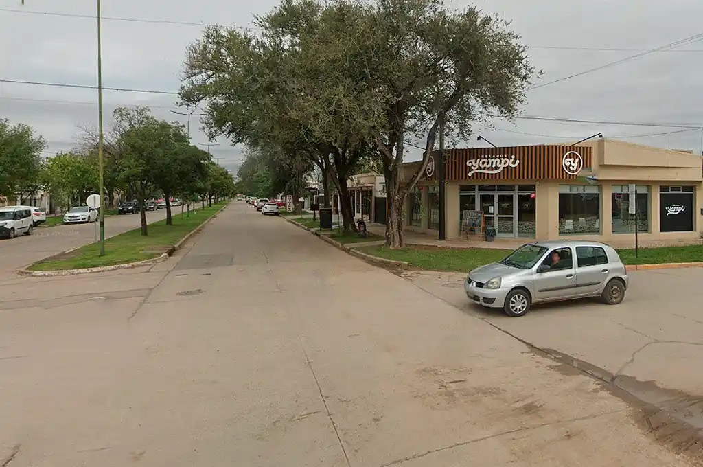 La empleada fue por un momento al depósito y cuando volvió ya no estaba más la caja registradora