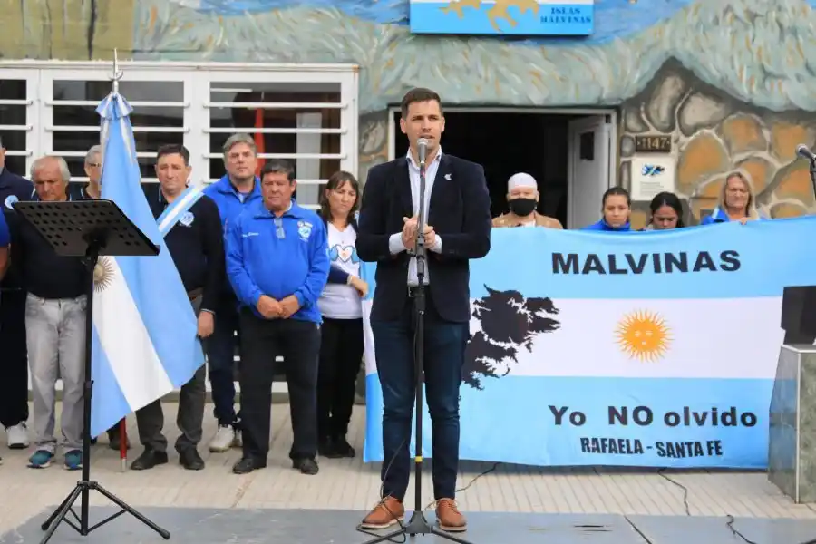 Rafaela rindió homenaje a los veteranos y caídos en la Guerra de Malvinas