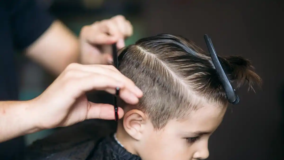 Peluqueros solidarios: el domingo habrá jornada gratuita en barrio Hospital para los niños