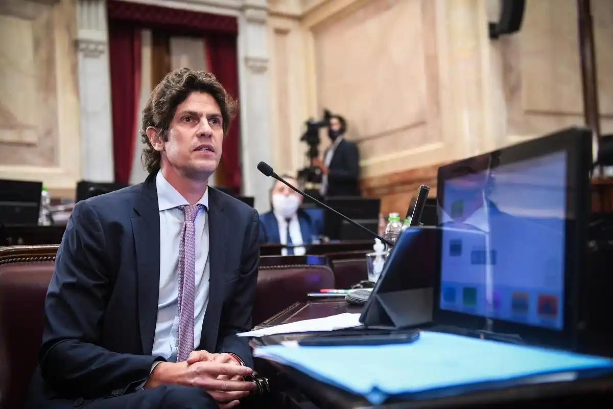 Lousteau: “Estábamos cobrando menos que un tuitero del presidente”