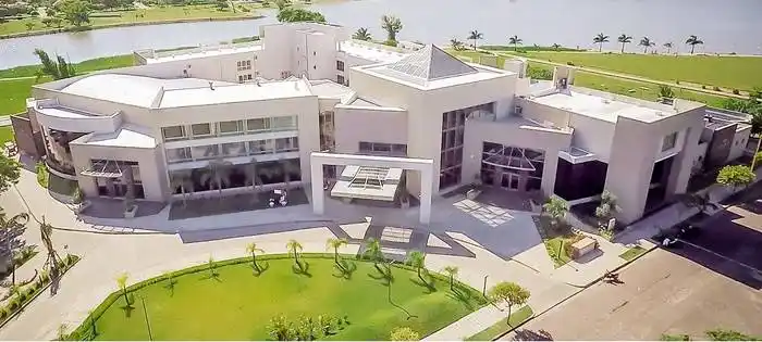 Importante  muestra de  la industria  de la madera 