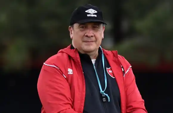 Burgos: «Los futbolistas tienen la humildad y el deseo de sacar esto adelante»