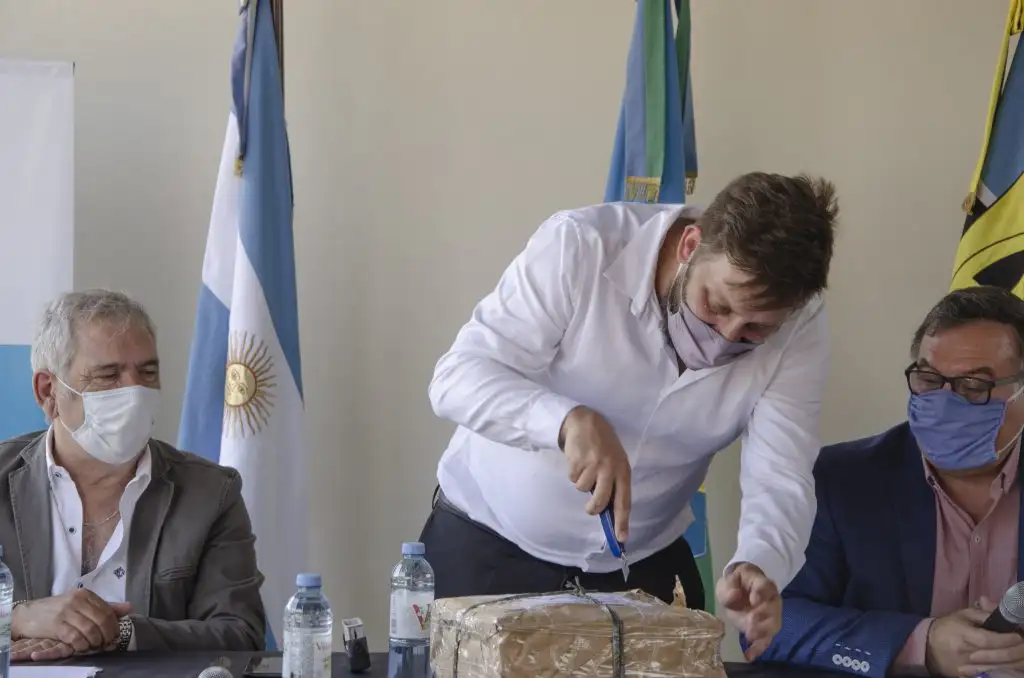 La Provincia licitó importantes  obras de infraestructura vial