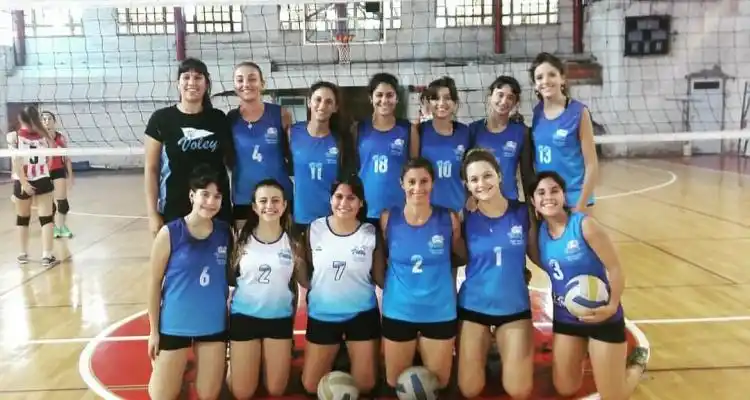 Las chicas de Náutico debutaron en la Asociación Nicoleña