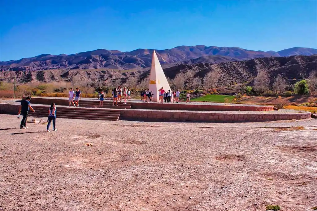 Huacalera: La quebrada más luminosa