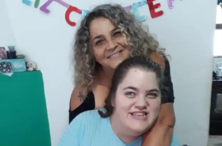 Ruedas para la libertad: Melany precisa una silla de ruedas especial y apela a la solidaridad