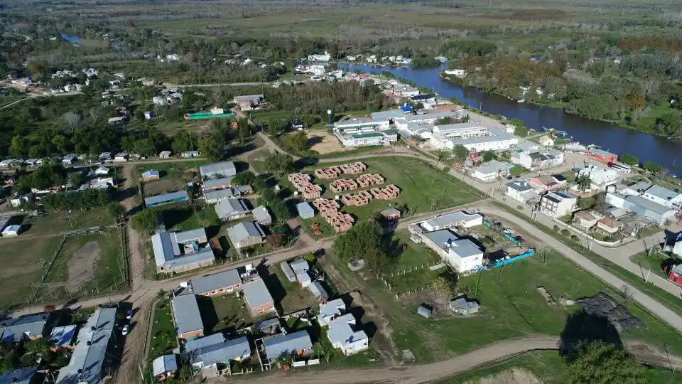 Prevén concluir el anteproyecto para obras en Villa Paranacito 