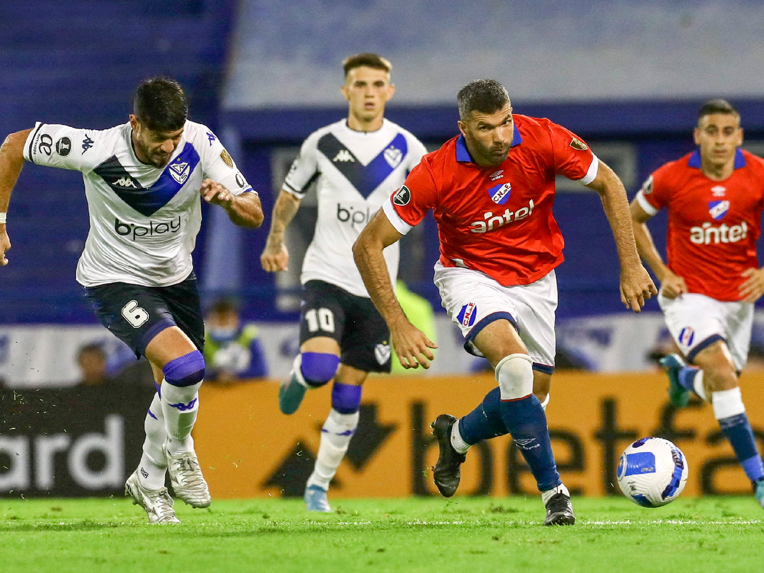 Vélez no lo pudo aguantar y cayó con Nacional
