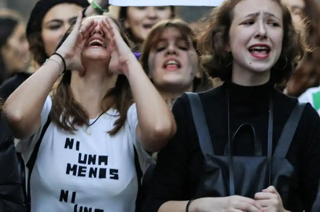 Caviahue: intentó prender fuego a su ex pareja en plena calle