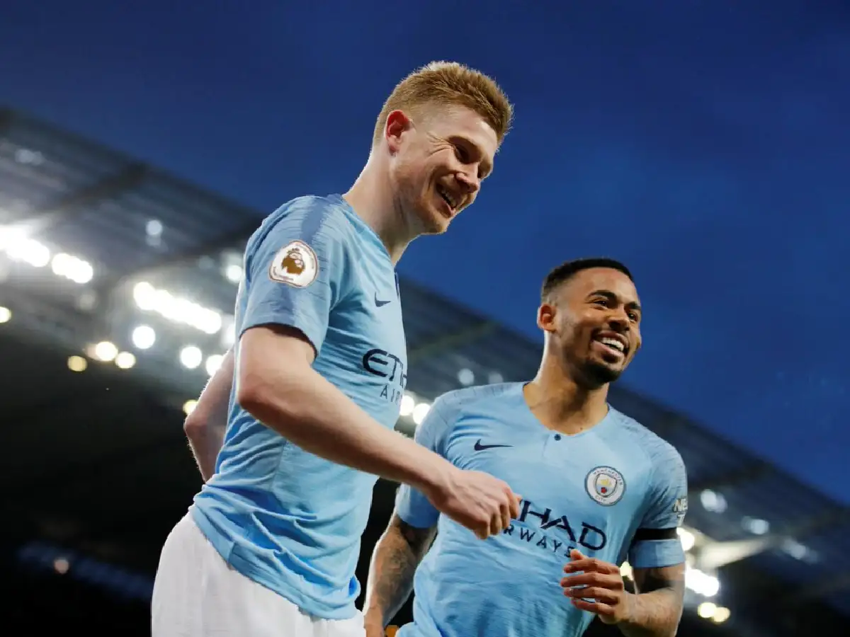 Manchester City sumó de a tres