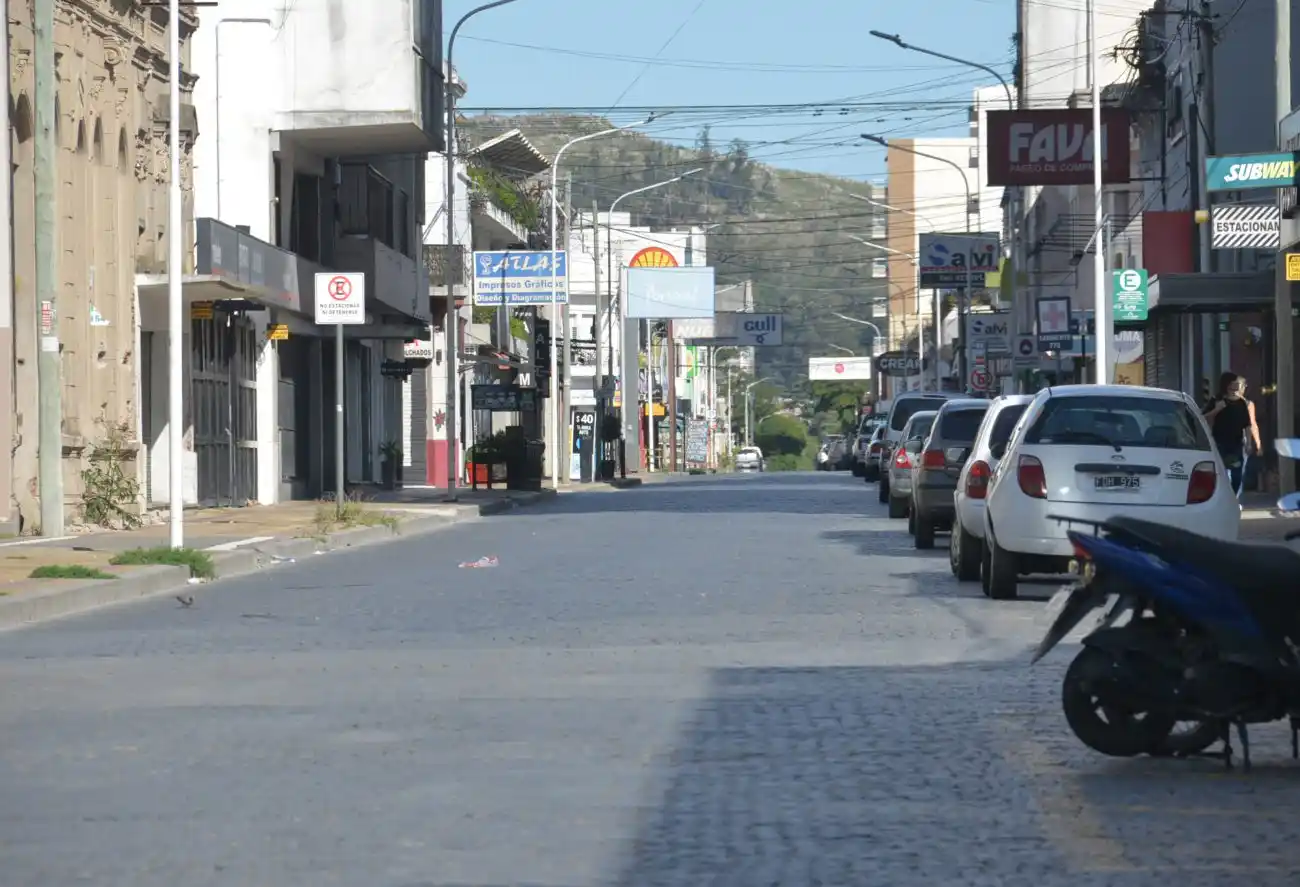 Desde este jueves las actividades esenciales podrán funcionar hasta las 18 horas