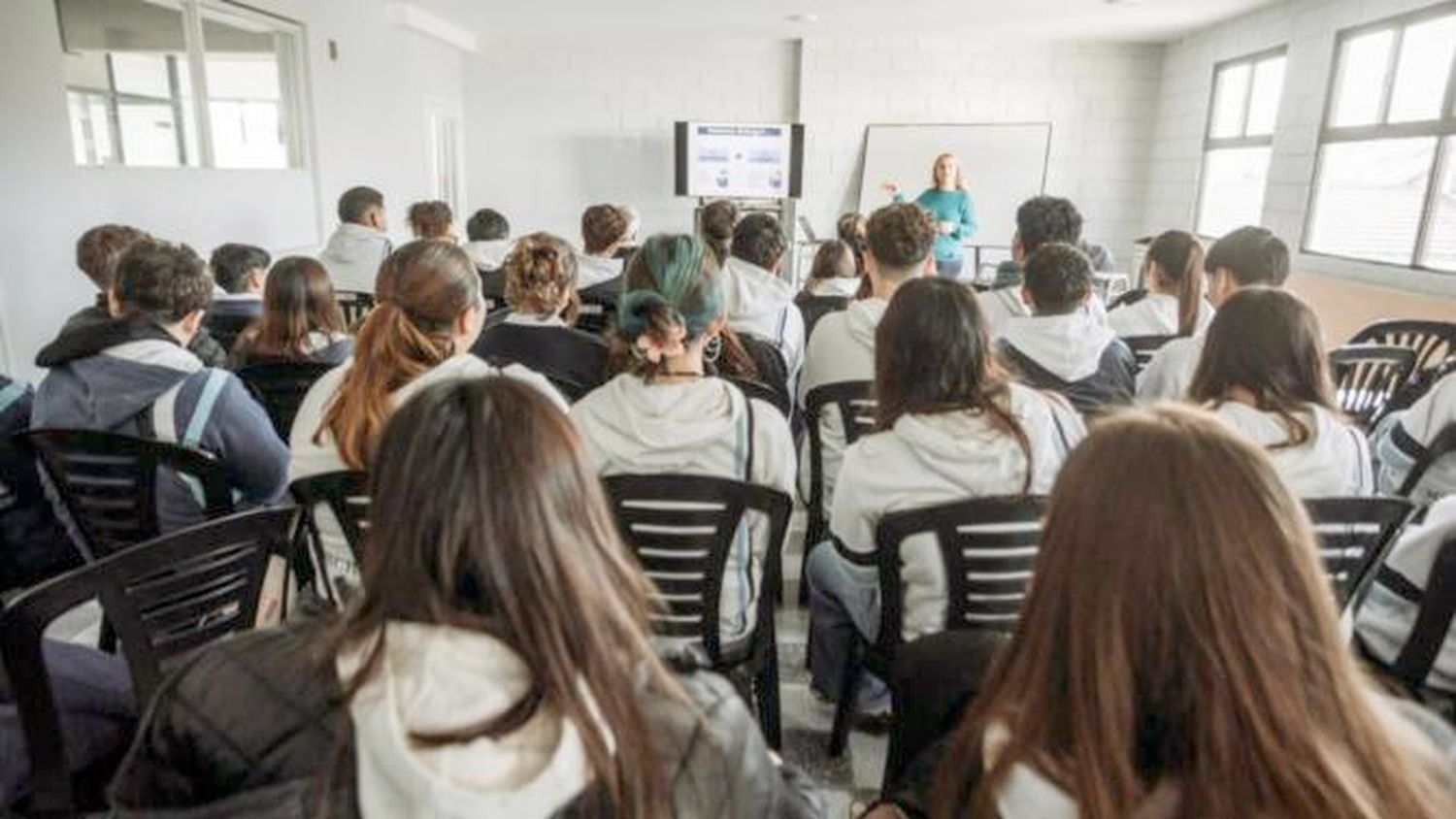 Capacitación en prevención de estafas online y ludopatía
