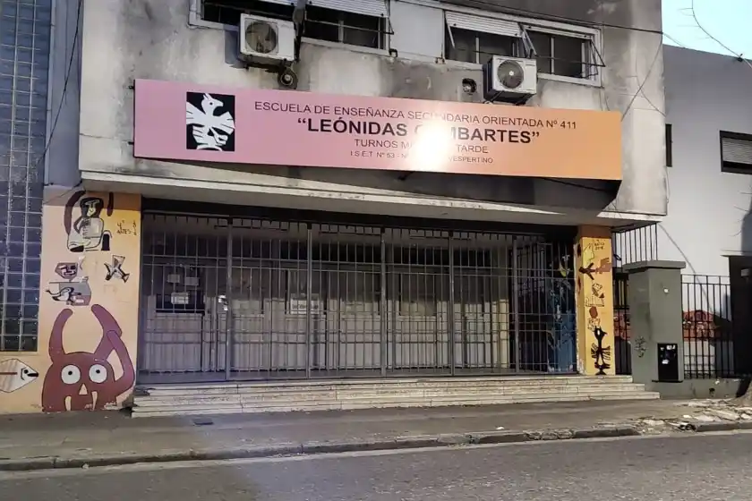 Las escuelas céntricas amenazadas continúan sin clases