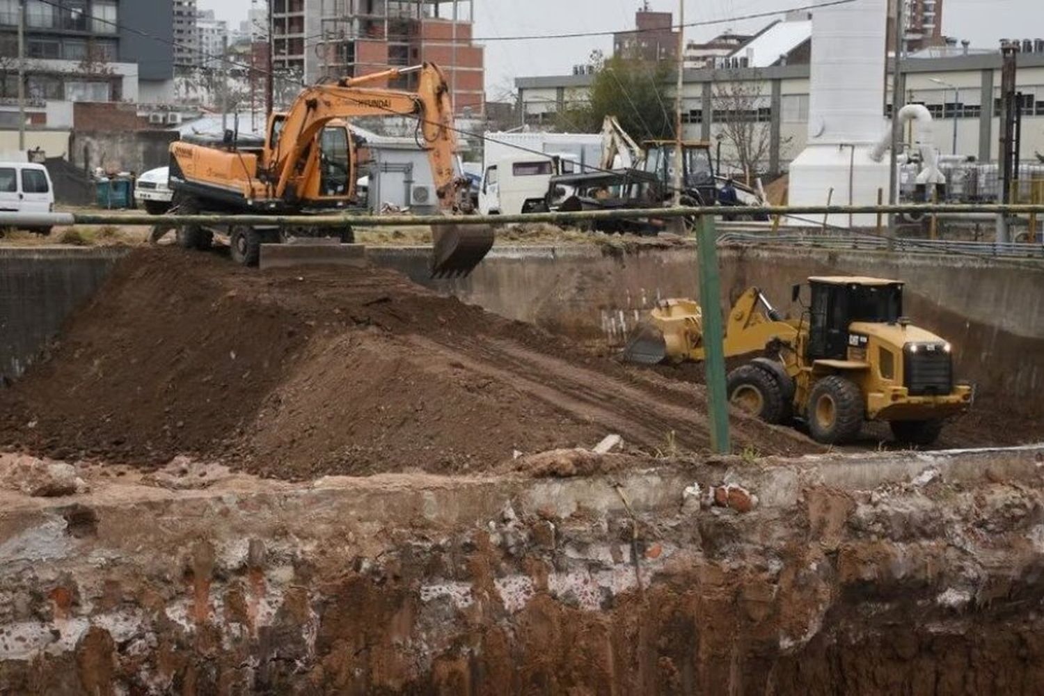 Trabajos en la planta de potabilización de Aguas Santafesinas. Créditos: Pablo Aguirre