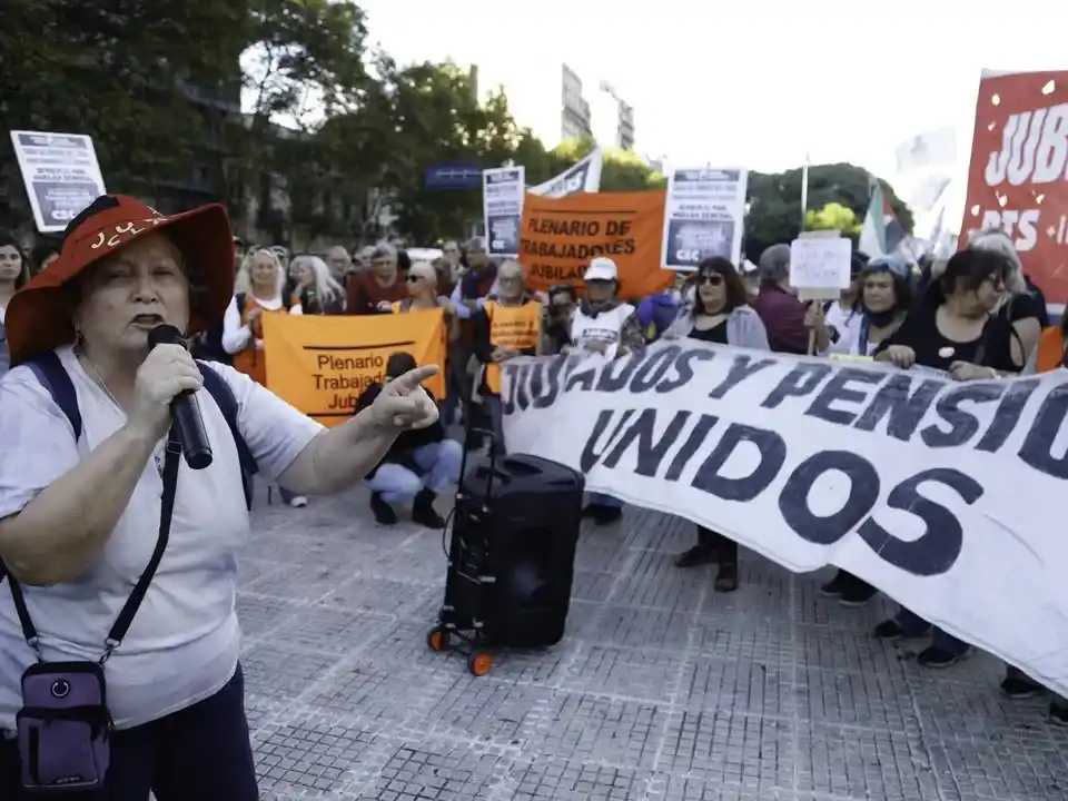 Nueva marcha de jubilados y operativo policial en el Congreso