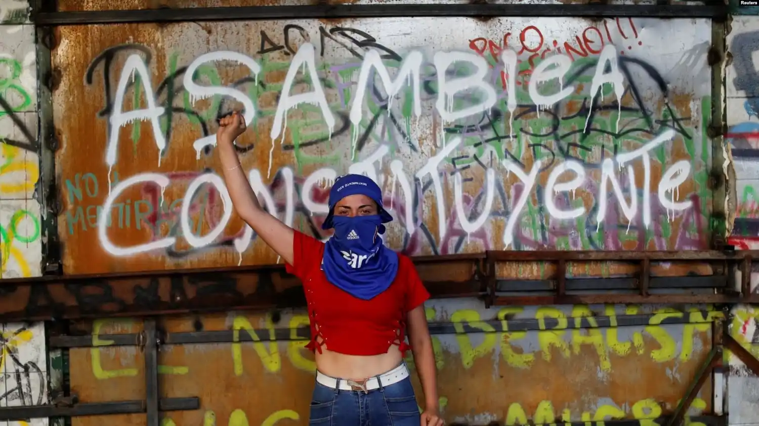 Con otras urgencias y poco entusiasmo, chilenos votan otra vez en elección constitucional